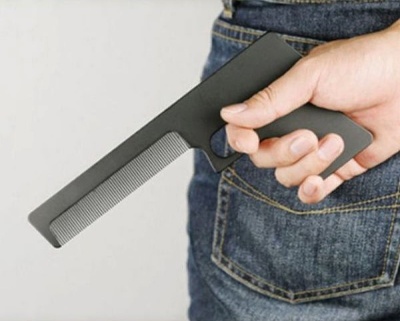 Gun-Shaped Comb
