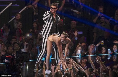Twerking and tongues
