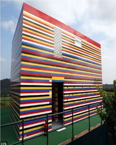 Lego house