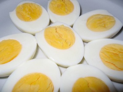 4 Hard Boiled Eggs