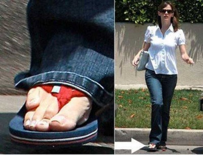 Jennifer Garner - Strange Toe