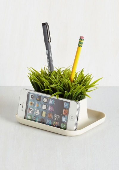 A Multipurpose Desk Accessory