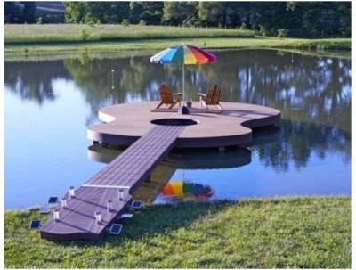 Guitar-Shaped Deck