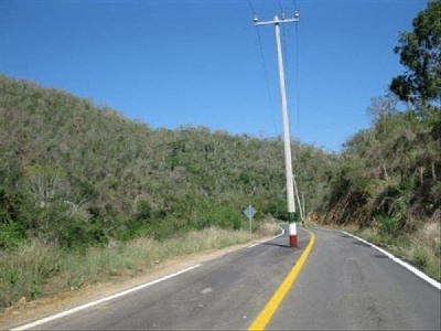 A Pole in the Middle of Road