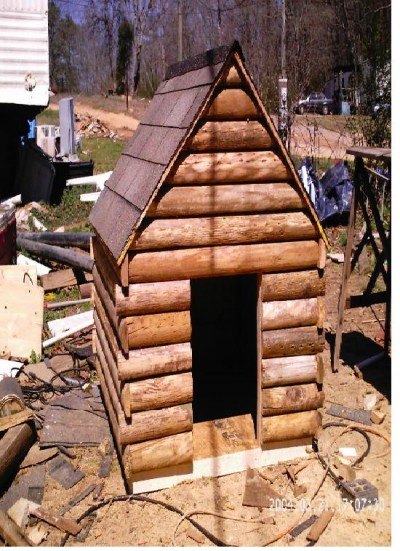 Log cabin dog house