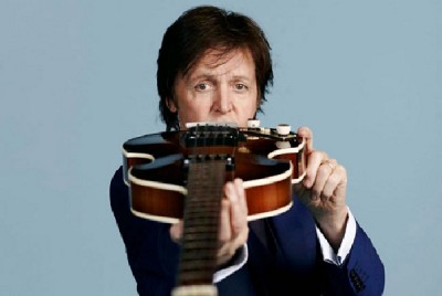 Paul McCartney Net Worth ($800 Million) 