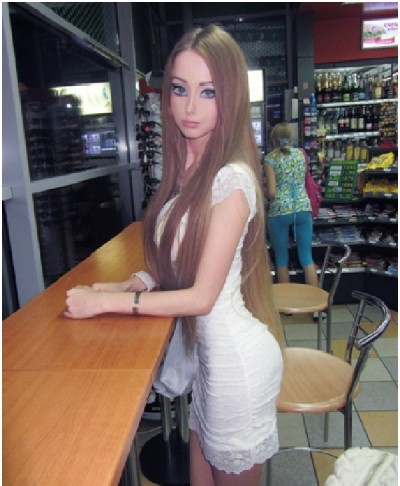 Valeria Lukyanova at a Cafe