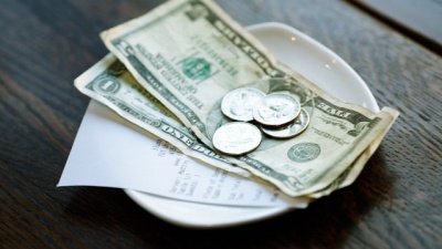 Forgetting to Leave Tips to Waiters/Waitresses in United States