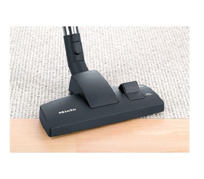 Vaccum Rug in Whole House