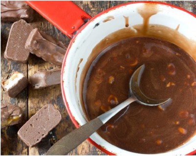 Creamy Candy Bar Ice Cream Sauce