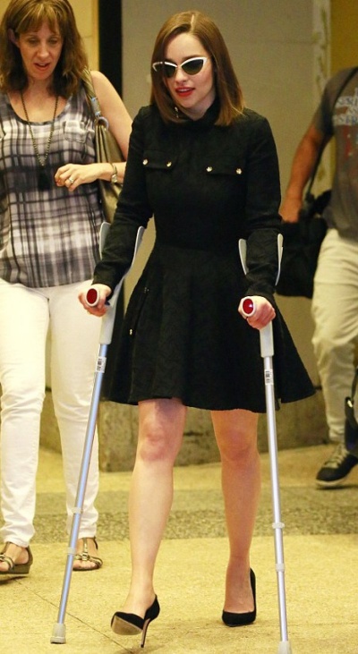 Emilia Clarke Feet And Legs