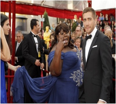 Gabourey Sidibe Photobombs Jake Gyllenhaal at the 2010 Academy Awards