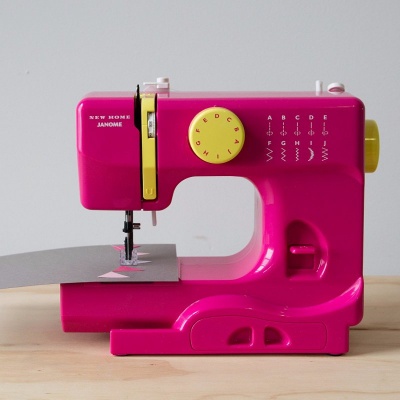 Janome Fastlane Fuschia Portable