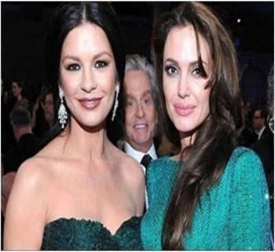 Michael Douglas Photobombs Catherine-Zeta Jones & Angelina Jolie