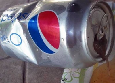 dead frog found in a diet Pepsi can