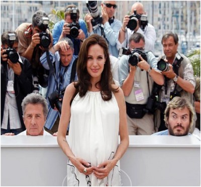 Jack Black and Dustin Hoffman Photobomb Angelina Jolie