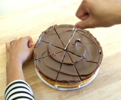 Use Dental Floss to Cut Cake or Butter