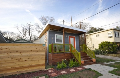 Another Small House that Looks Big from Inside