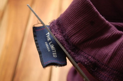 Easiest Way to Remove Labels on Clothing