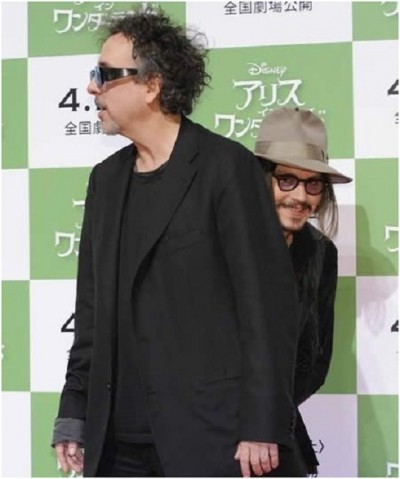 Johnny Depp Photobombs Tim Burton